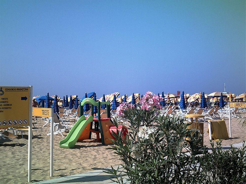 Hotel Manzoni Lido di Jesolo Exterior foto