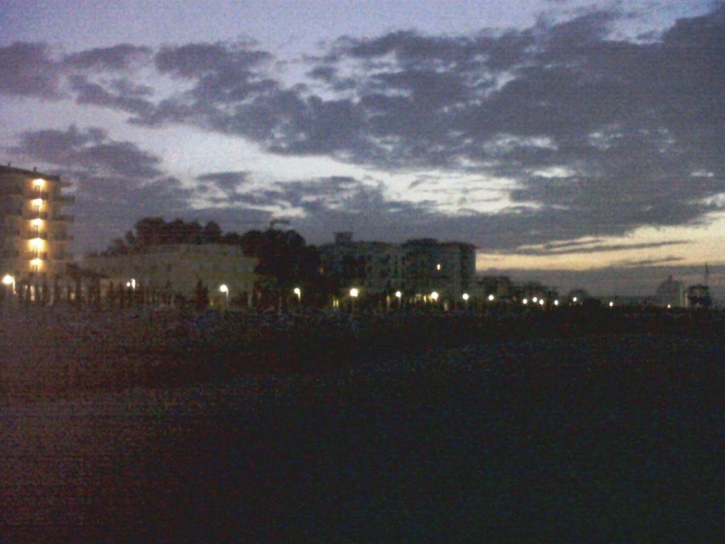 Hotel Manzoni Lido di Jesolo Exterior foto