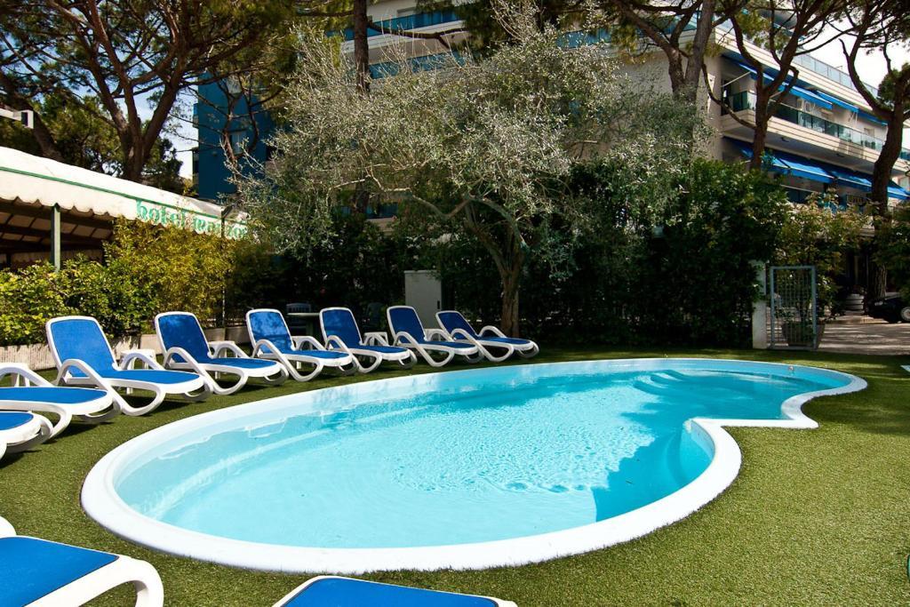 Hotel Manzoni Lido di Jesolo Exterior foto